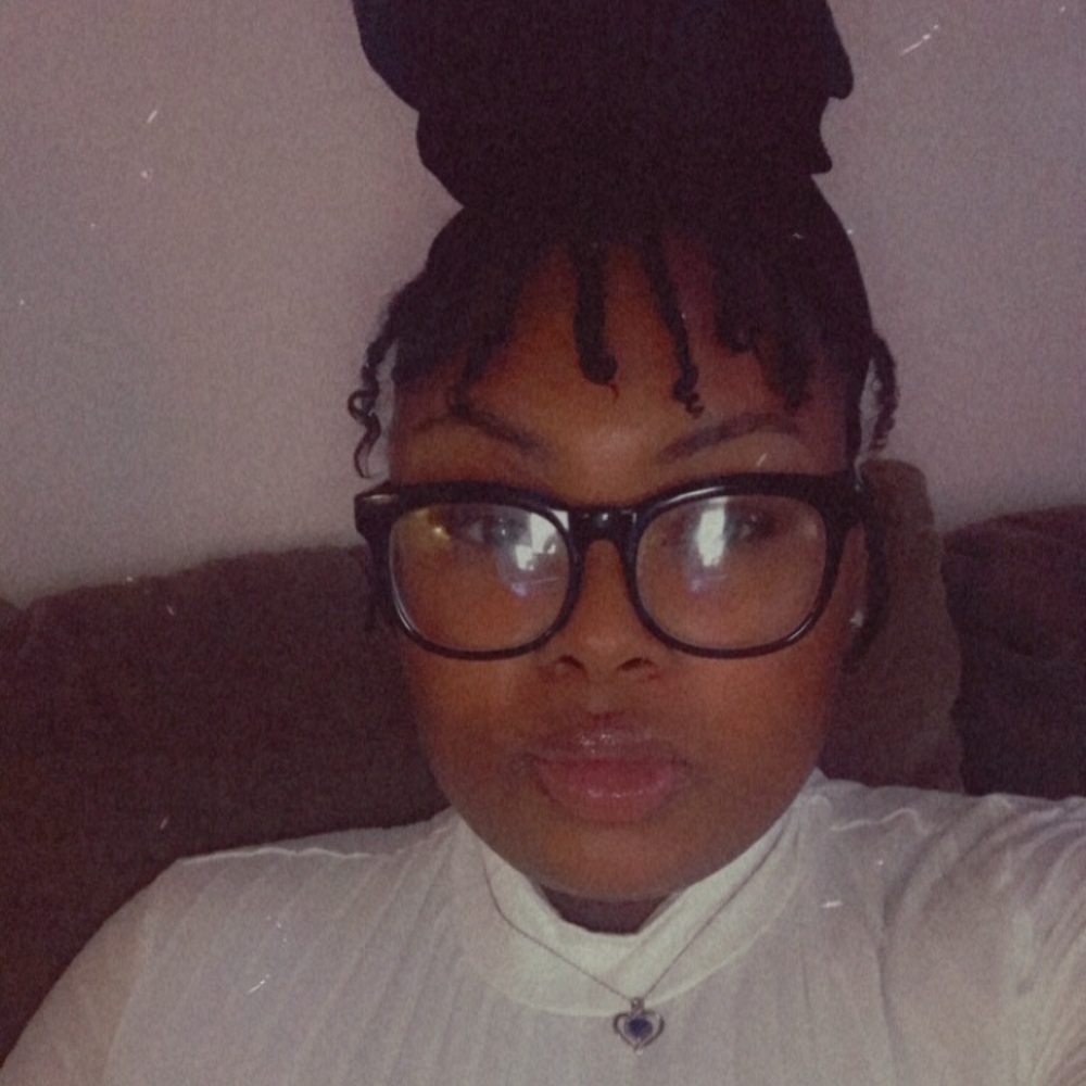 Meet your Posher, Vivian